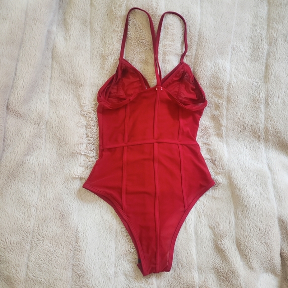 💄 Red Mesh Bodysuit - Picture 2 of 2